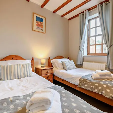 بيت للعطل 2 Bed In Oc-w074 *