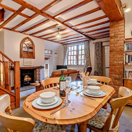 Prázdninový dům 2 Bed In Oc-w074 *