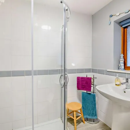 2 Bed In Oc-w074 휫비